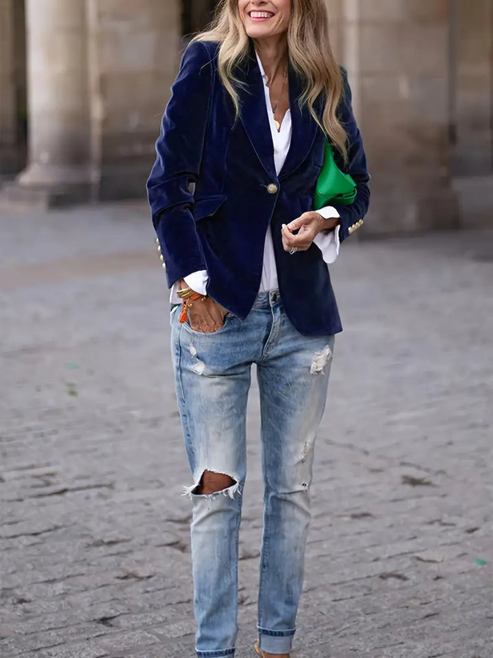 Yvana™ – Elegant Velvet Blazer for Effortless Seasonal Sophistication