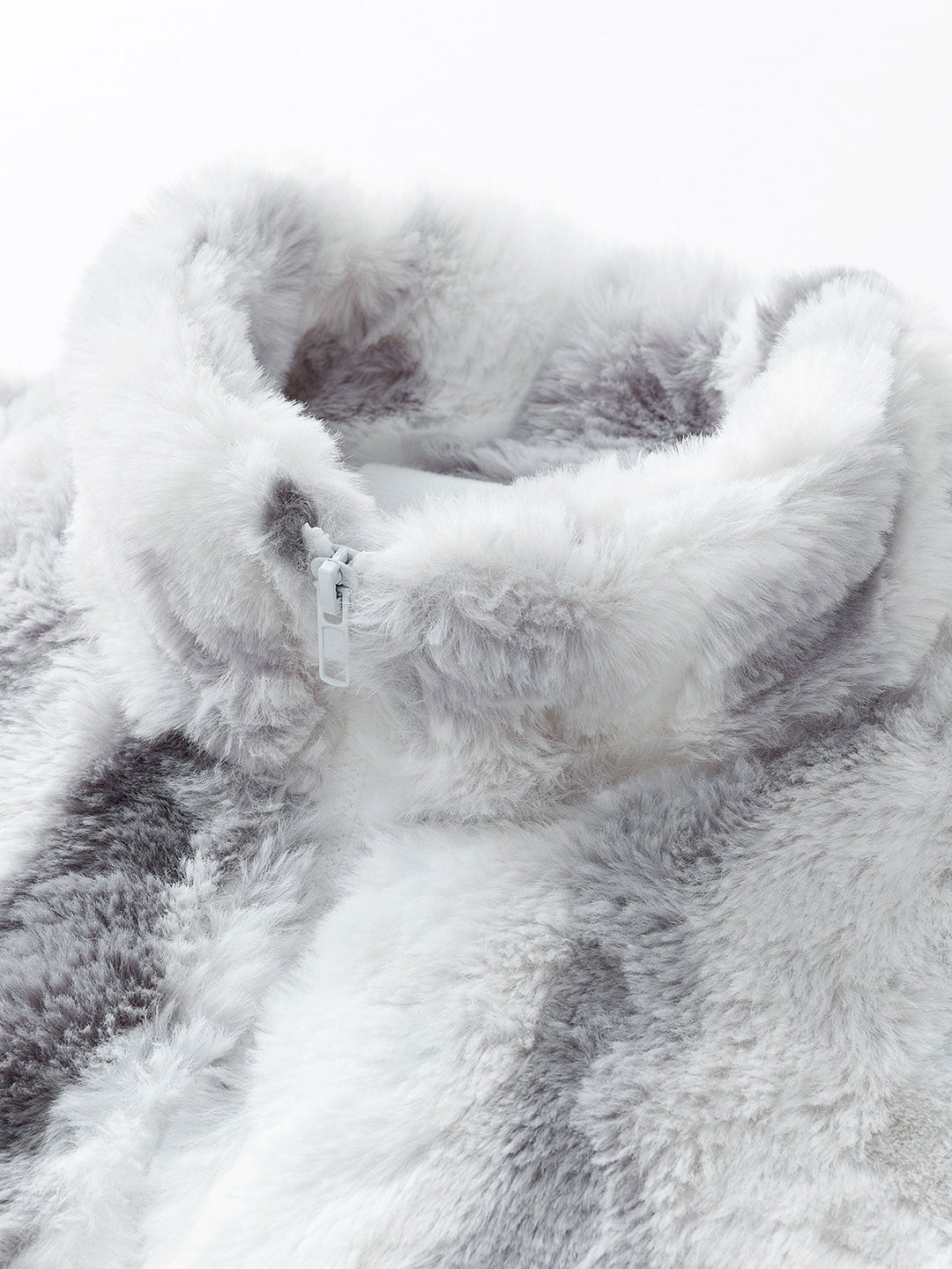Faux fur coat with zipper closure
