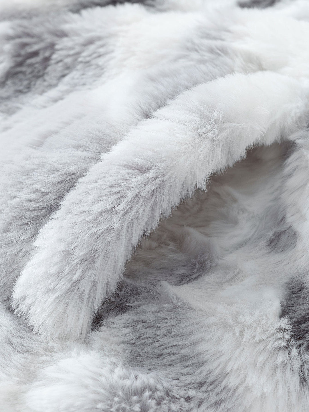 Faux fur coat with zipper closure