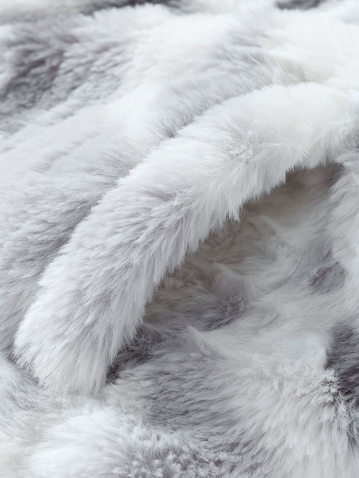 Faux fur coat with zipper closure