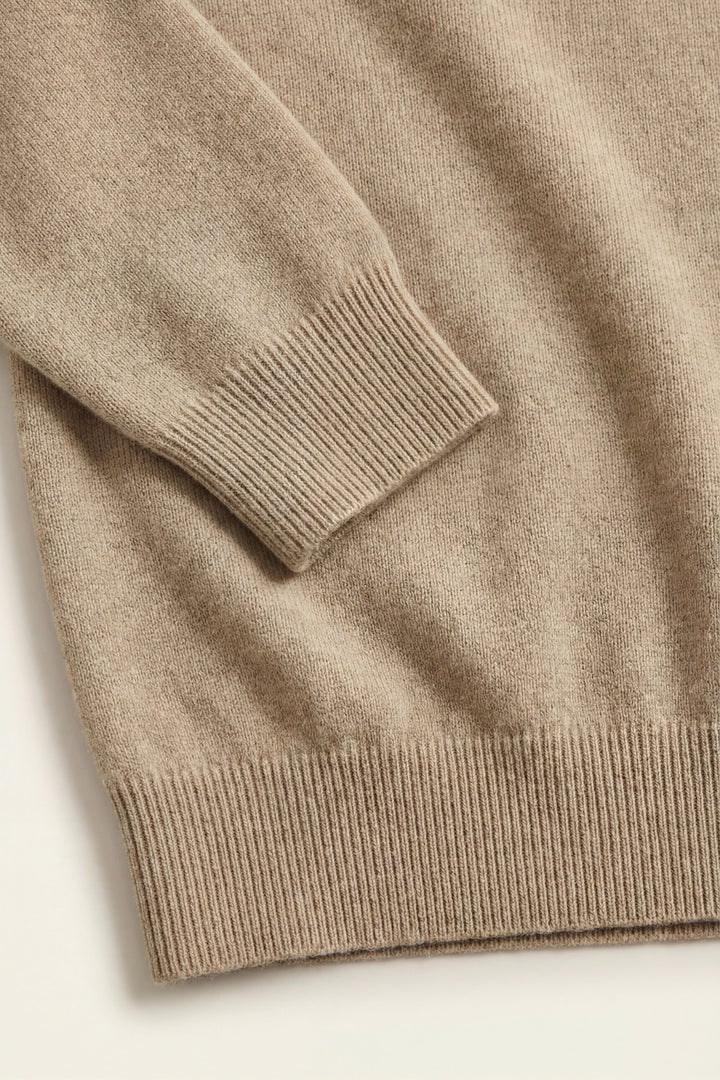 Avenzo Cashmere Turtleneck Taupe