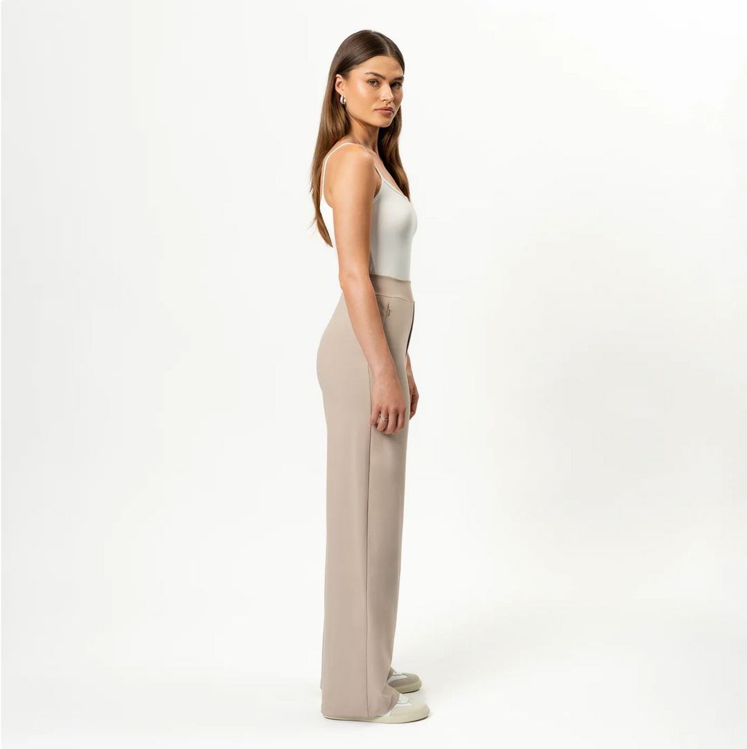 Asana Relaxed Straight Pant