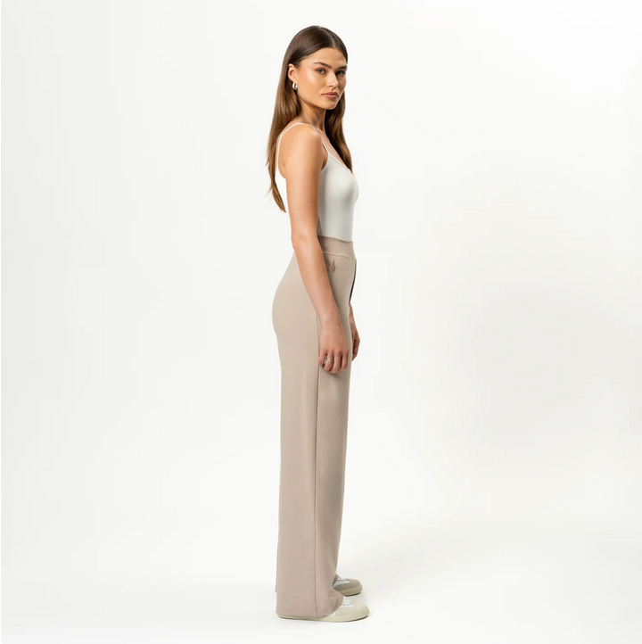 Asana Relaxed Straight Pant