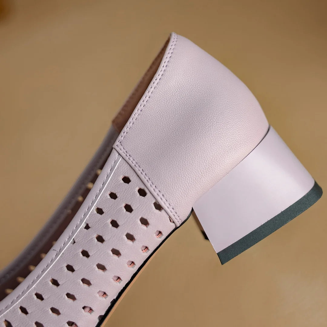 Dames zomer instapschoenen van schapenvacht met vierkante neus en metalen gesp, elegante damessandalen in OL-stijl met een middelhoge hak van 4 cm.