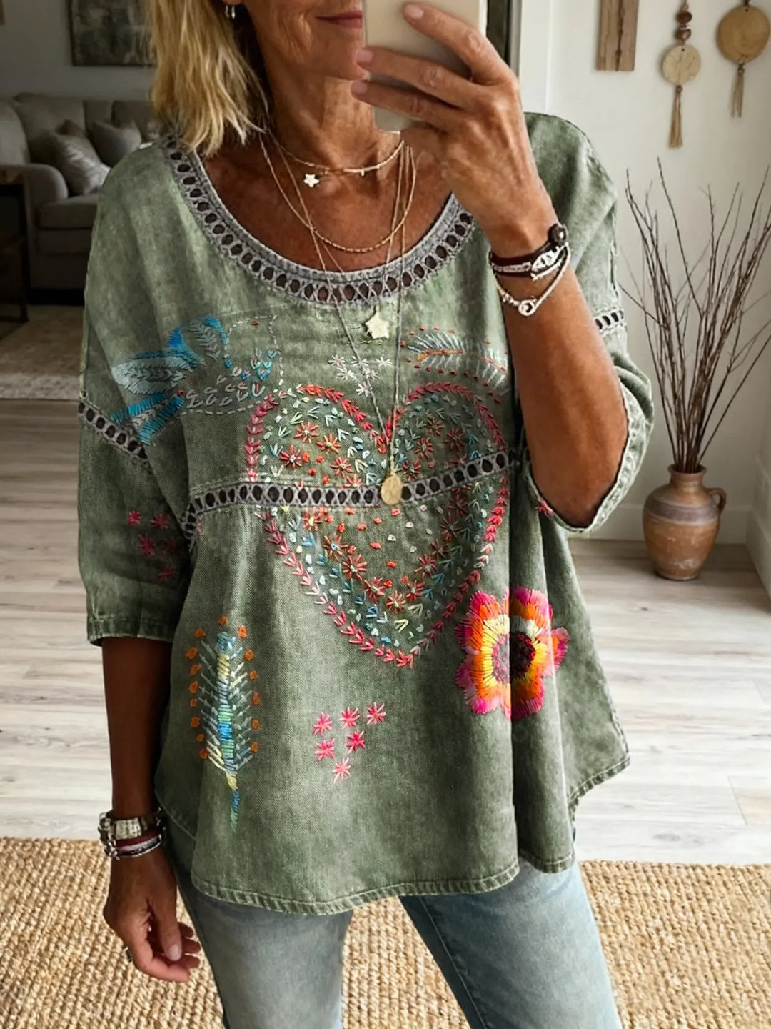 Boheemse top met bloemenuitsparingen en vintage hippiestijl              WORD LID VAN DE FREE SPIRIT-FAMILIEWELKOM BIJ THE VIBEJE BENT AL BINNEN