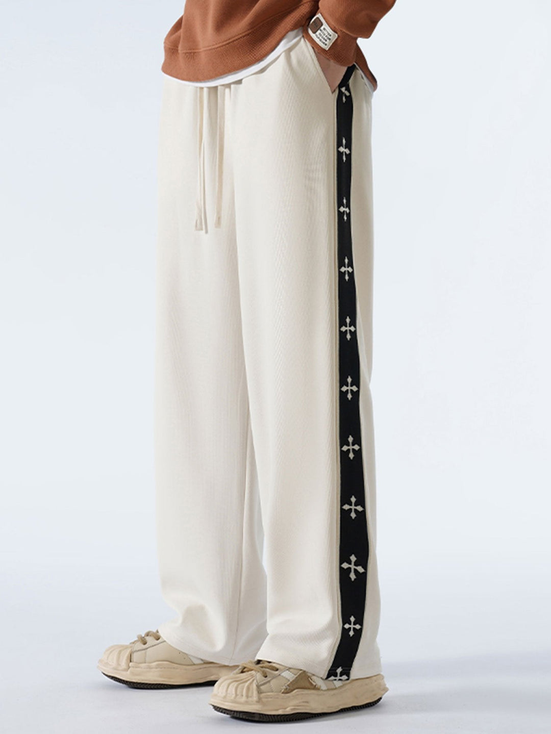 Relax Fit Cross Side Stripe Straight Leg Broek